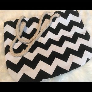 💜final price💜 Chevron Tote